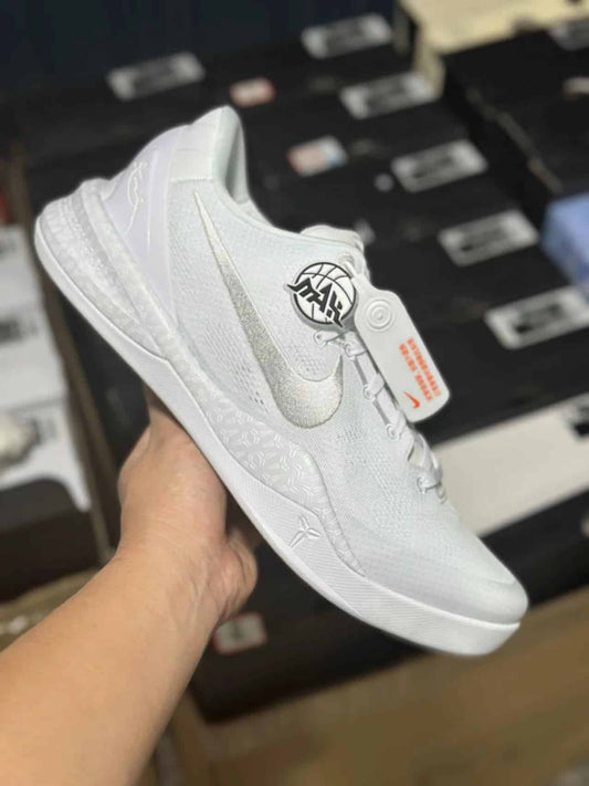 White 8s Size Men’s US 9.5