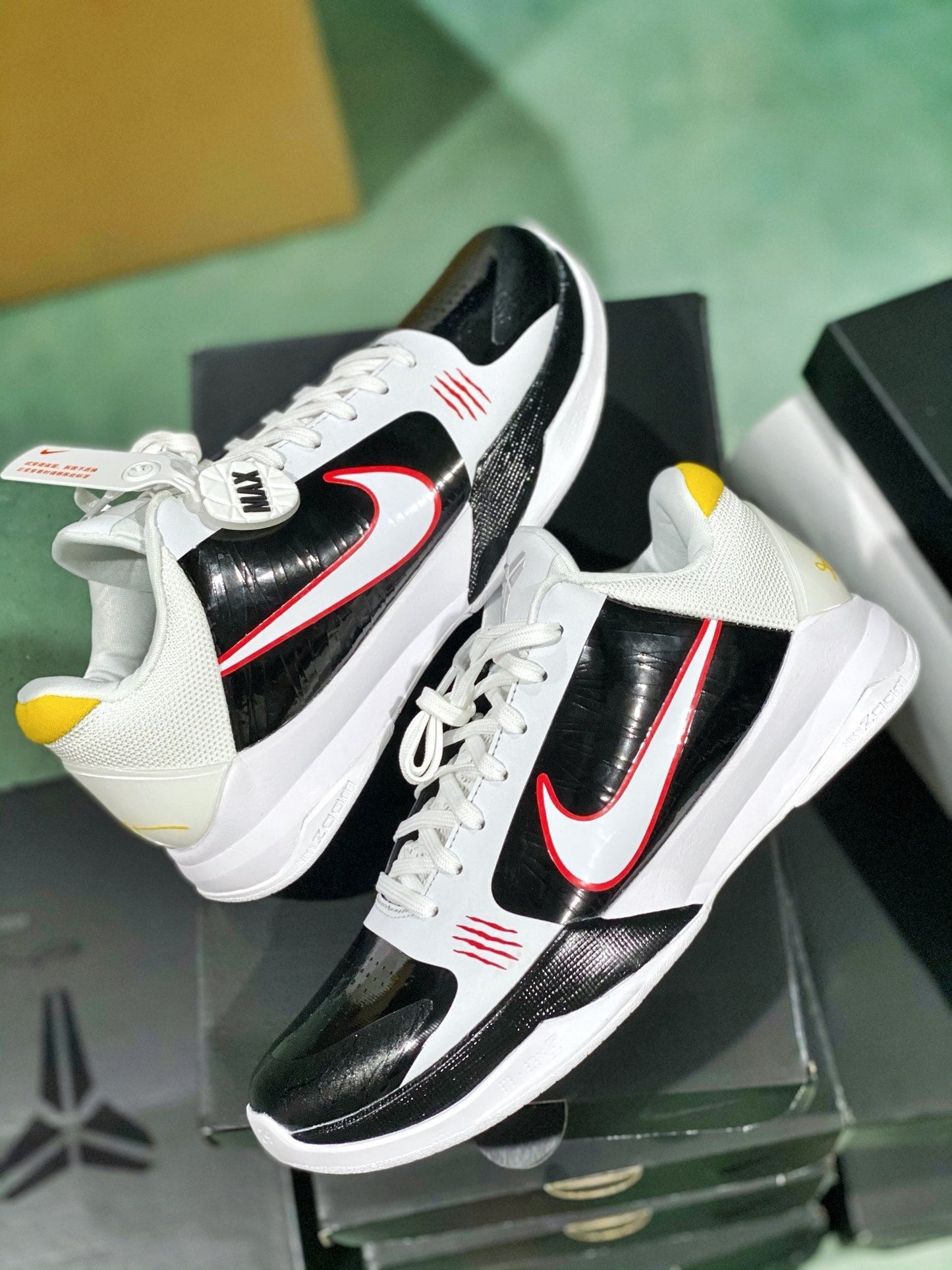 Bruce White Size Men’s US 8.5